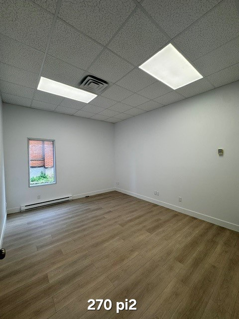 2 locaux commerciaux disponibles – 270 pi² ou 1 000 pi² (2ophotopourdouble) 2 locaux commerciaux disponibles – 270 pi² ou 1 000 pi²