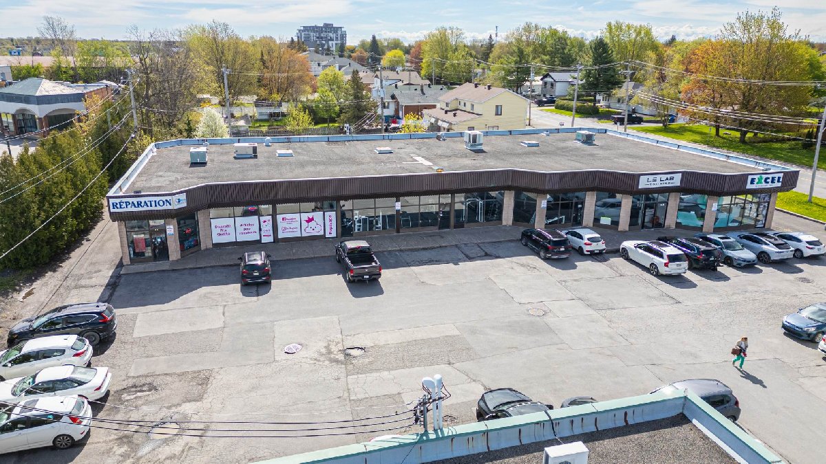 Commercial space for sub lease 1,975 sqft Delson