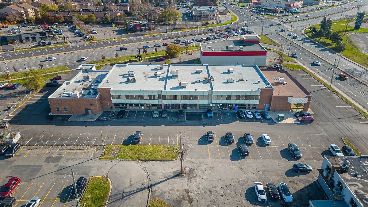 Commercial space and offices for rent Brossard