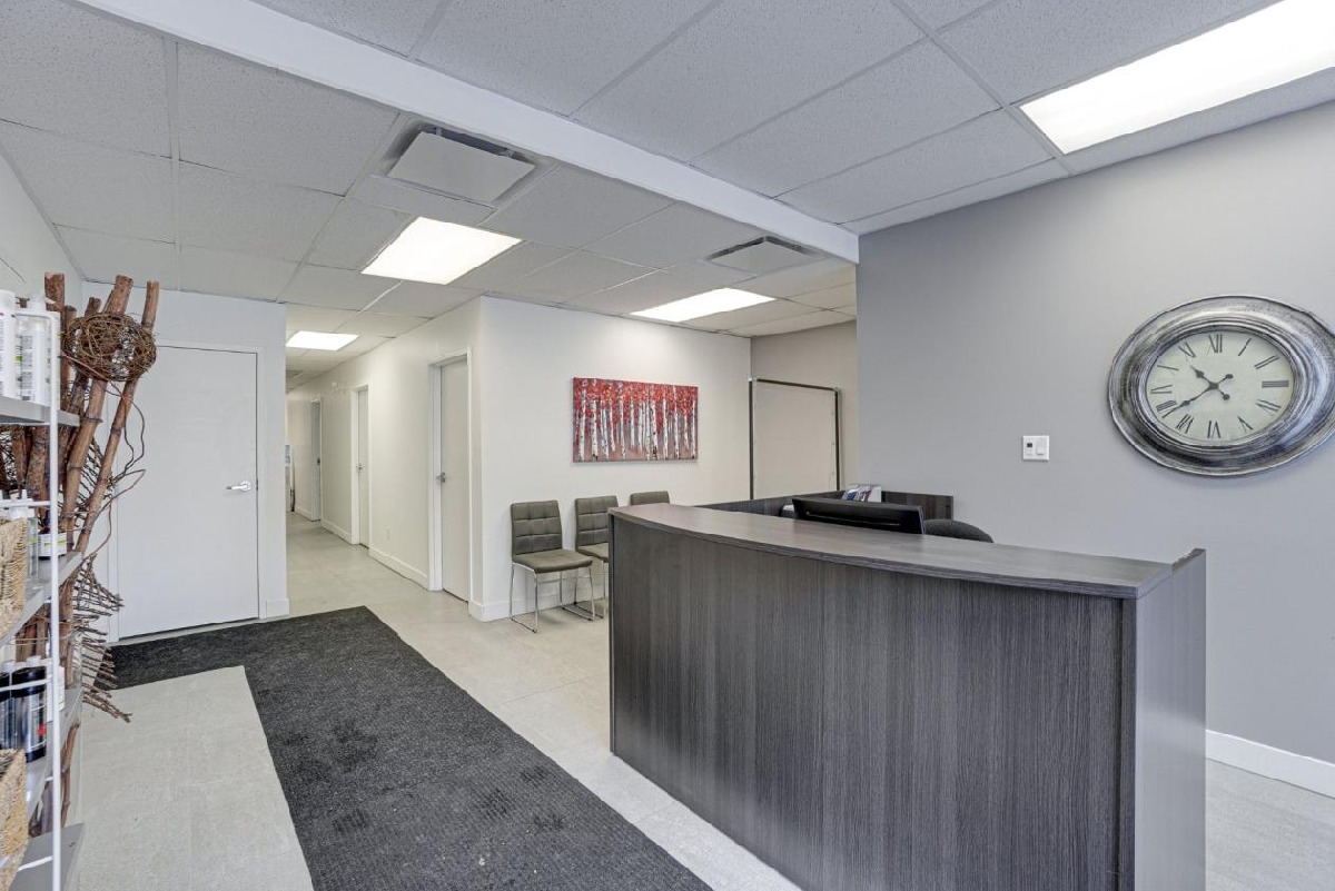 1,646 sqft space facing the CLSC Villeray