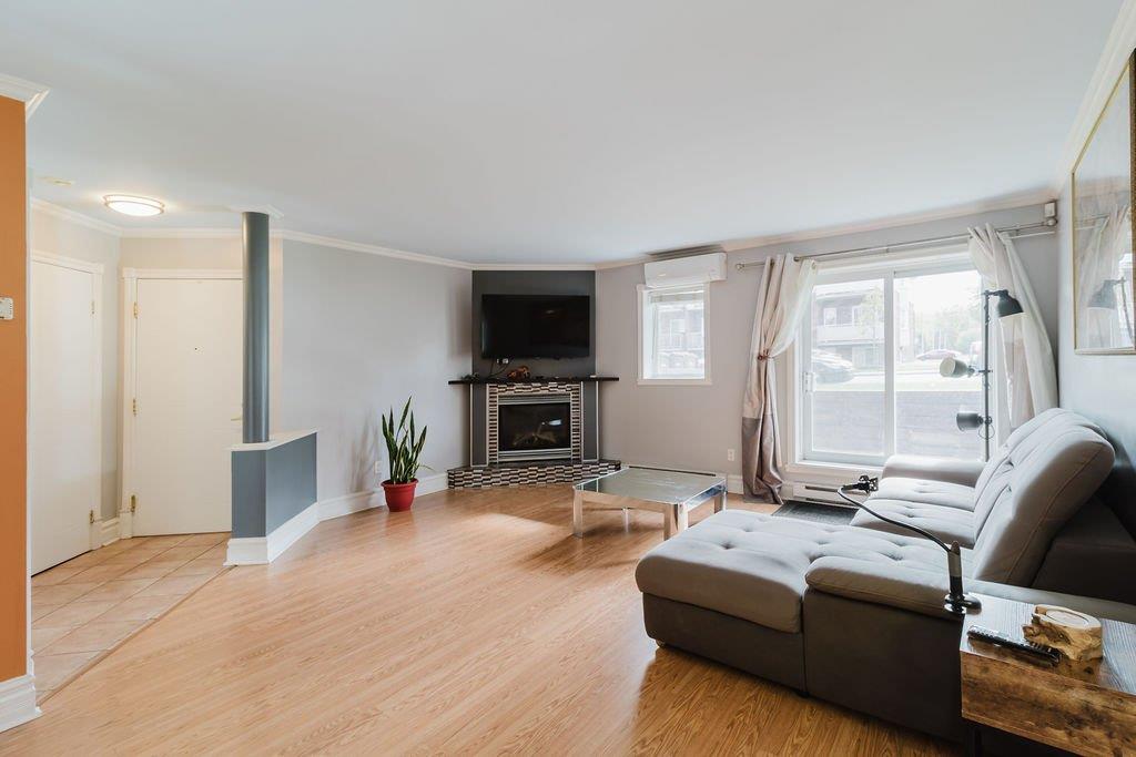 Large and bright open condo 3 bedrooms Chomedey $379,000