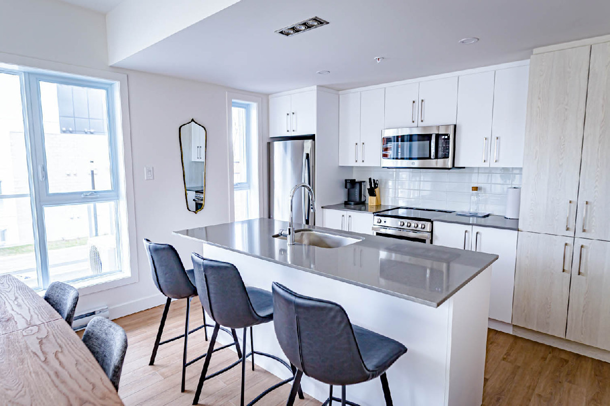 À LOUER + Gym + Club House + 2 chambres JUILLET (01) À LOUER + Gym + Club House + 2 chambres JUILLET