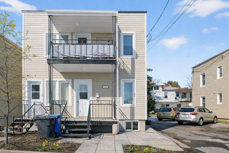 Duplex refait à neuf* en 2021 Saint-Hyacinthe 474 500$ (1) Duplex refait à neuf* en 2021 Saint-Hyacinthe 474 500$