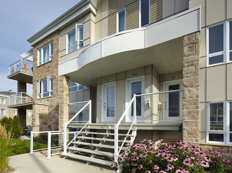 Grand 4 1/2 Entrée ind. Idéal famille 1570$ Lebourgneuf (01) Grand 4 1/2 Entrée ind. Idéal famille 1570$ Lebourgneuf