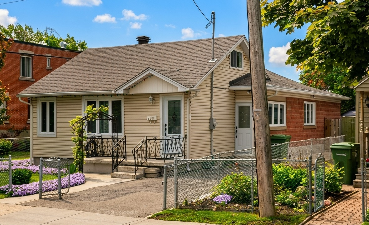 Maison 8 chambres 2 stationnements dans Mercier (0) Maison 8 chambres 2 stationnements dans Mercier